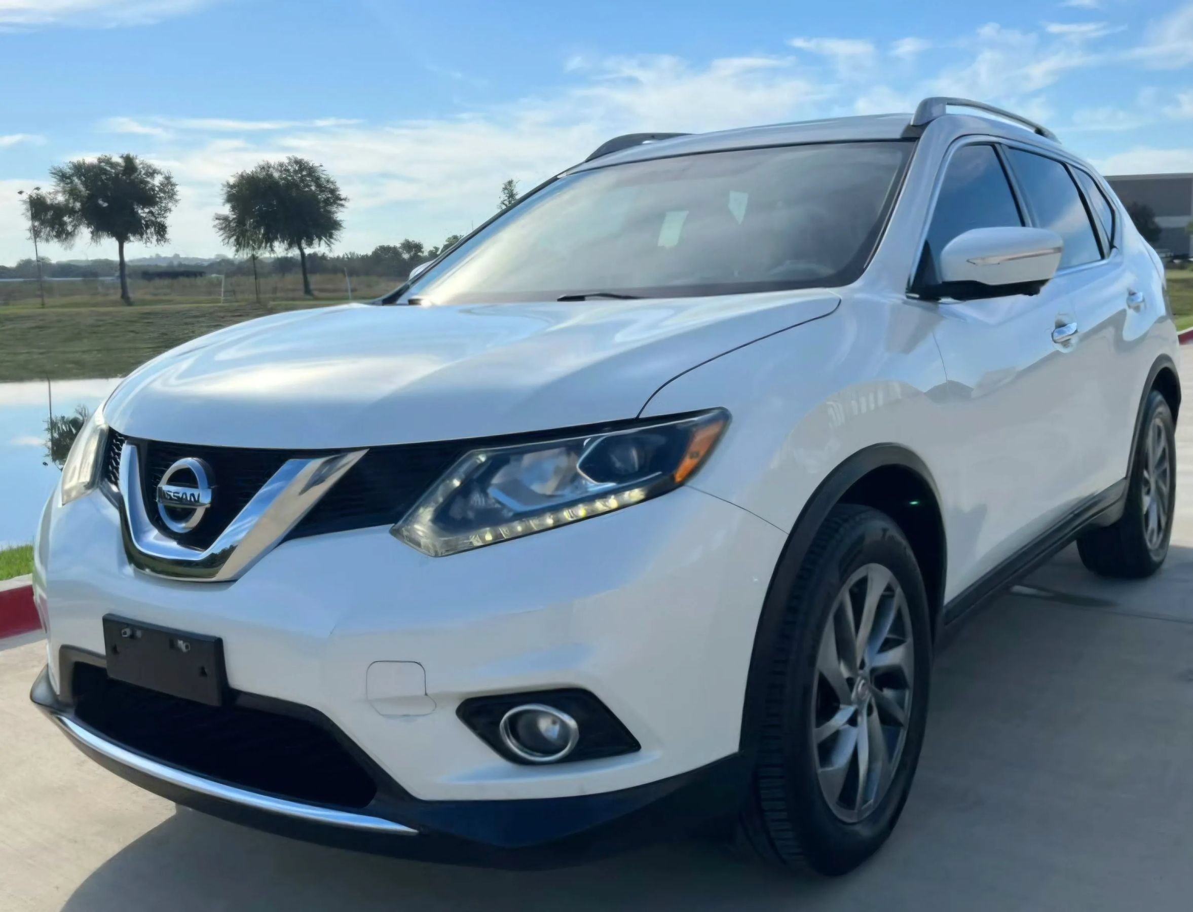 Used 2015 Nissan Rogue SL w/ SL Premium Package FWD image 5