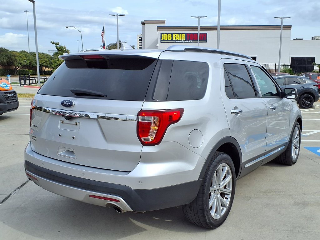 Used 2017 Ford Explorer Limited FWD image 3
