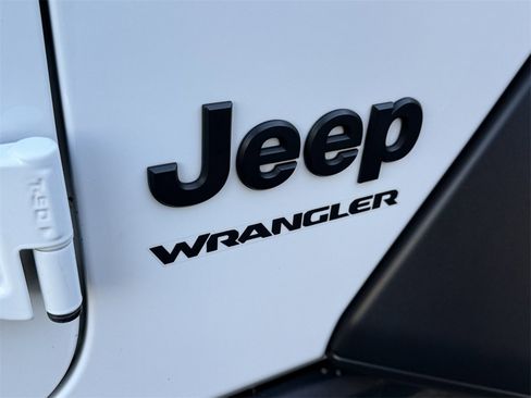 Used 2022 Jeep Wrangler Willys image 28