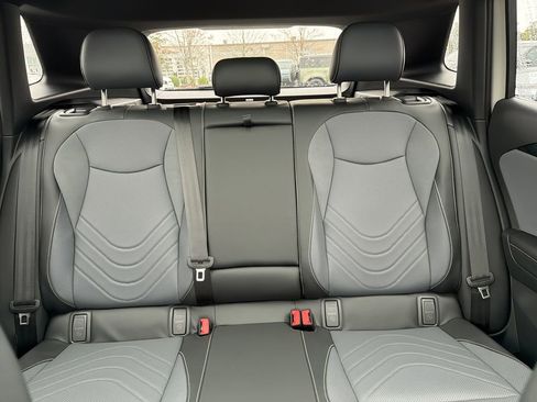New 2026 Volkswagen Tiguan SE R-Line FWD image 31
