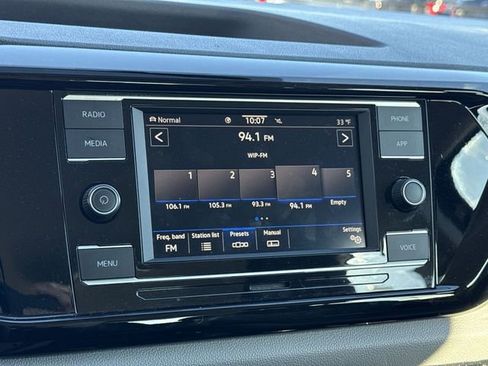 Used 2022 Volkswagen Taos S image 22