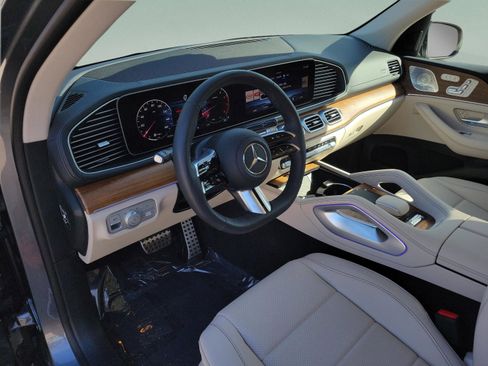 Certified 2025 Mercedes-Benz GLS 450 4MATIC image 14