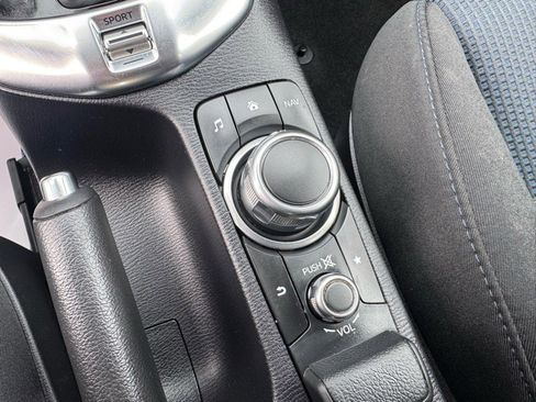 Used 2020 Toyota Yaris LE image 20