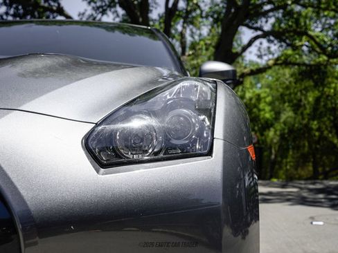 Used 2011 Nissan GT-R Premium AWD/4WD image 99
