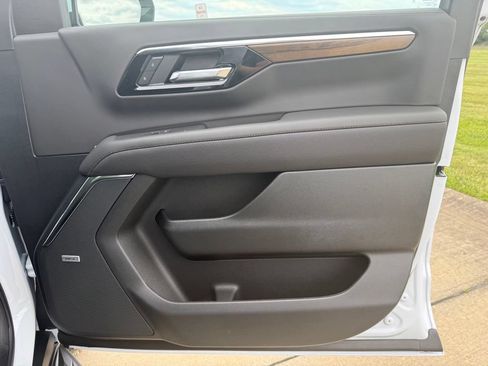 New 2026 Chevrolet Suburban High Country w/ Sun And Tow Package AWD/4WD image 23