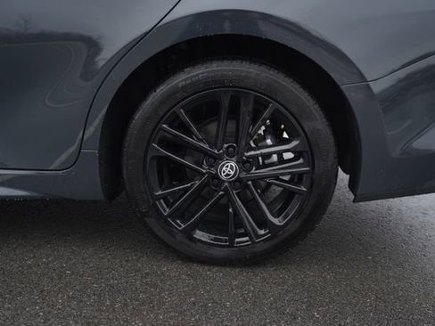 Used 2025 Toyota Camry SE image 40