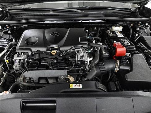 Used 2018 Toyota Camry SE w/ Moonroof Package FWD image 6