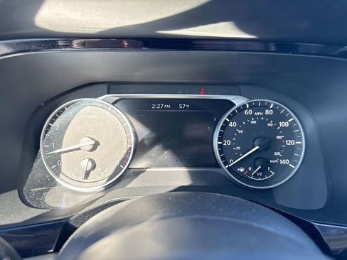 Used 2024 Nissan Pathfinder SV image 12