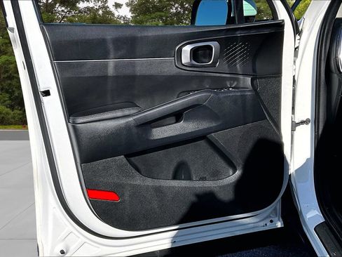 Used 2022 Kia Sorento EX w/ Panoramic Sunroof Package image 22