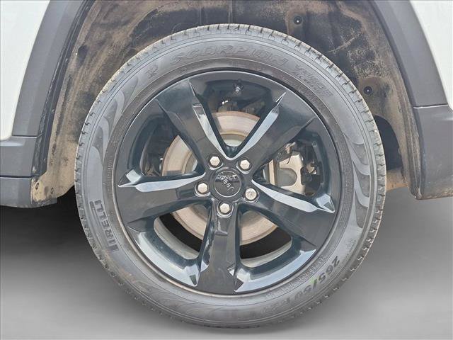 Used 2024 Jeep Grand Cherokee L Limited w/ Black Appearance Package AWD/4WD image 25