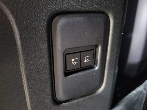 New 2026 Land Rover Defender 110 OCTA AWD/4WD image 30