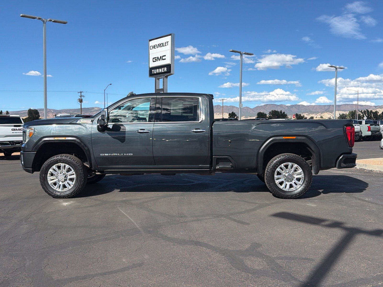 Used 2022 GMC Sierra 3500 Denali AWD/4WD image 7