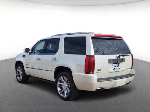 Used 2014 Cadillac Escalade Platinum image 4