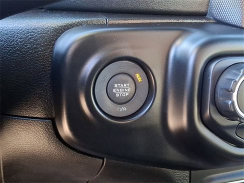 Used 2020 Jeep Gladiator Overland w/ Dual Top Group image 18