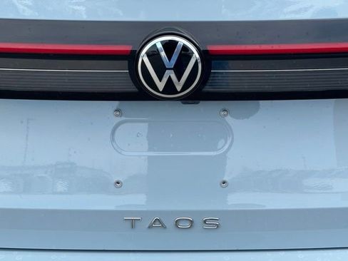 New 2026 Volkswagen Taos SE AWD/4WD image 16