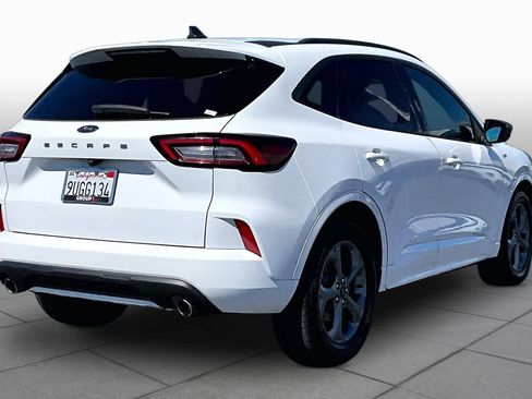 Used 2023 Ford Escape ST-Line FWD image 11