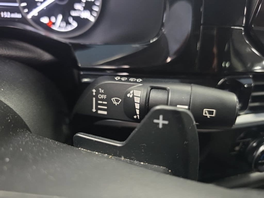 Used 2025 Nissan Pathfinder SV FWD image 31
