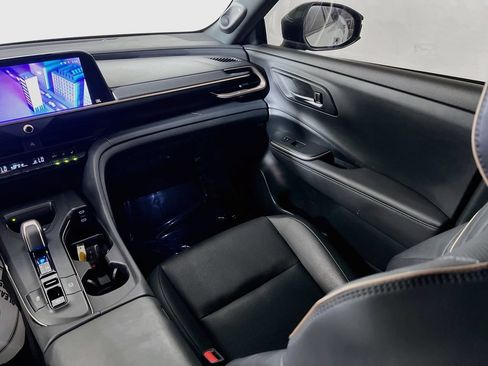 Certified 2023 Toyota Crown Platinum AWD/4WD image 21