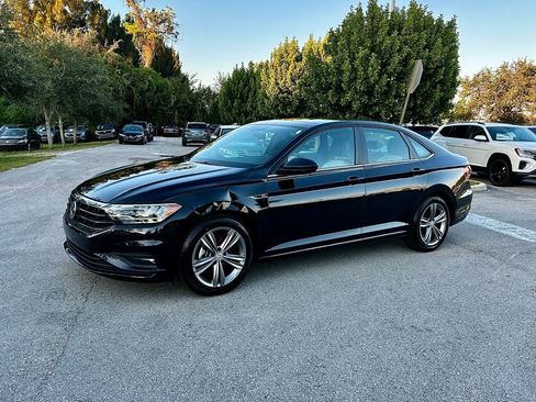 Used 2021 Volkswagen Jetta R-Line image 1