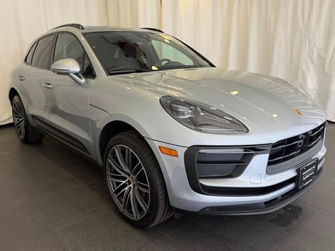 Used 2026 Porsche Macan AWD/4WD image 7