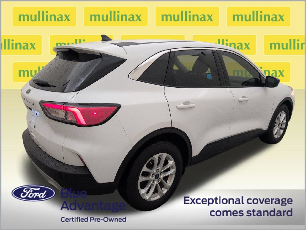 Used 2022 Ford Escape SE w/ Convenience Package FWD image 3