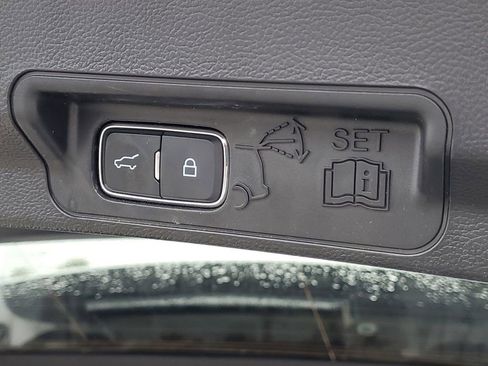 Used 2023 Ford Explorer ST-Line w/ Class IV Trailer Tow Package image 9