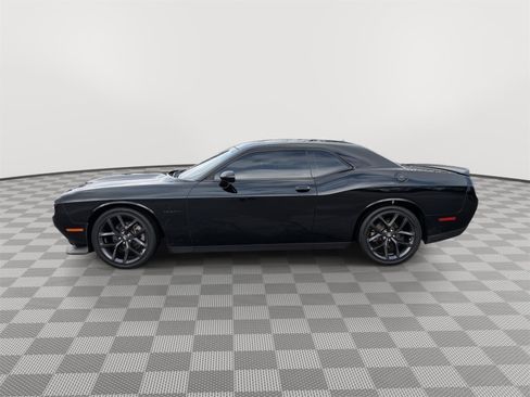 Used 2022 Dodge Challenger R/T w/ Plus Package image 4