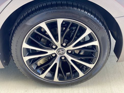 Used 2018 Toyota Camry SE image 36