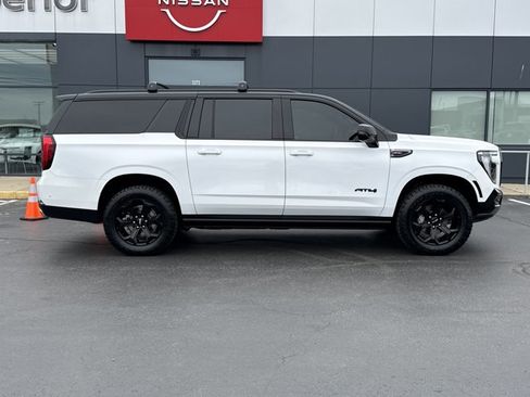 Used 2025 GMC Yukon XL AT4 w/ AT4 Premium Package image 2