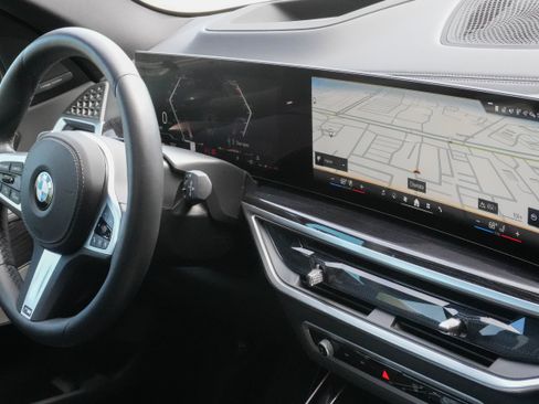 Certified 2025 BMW X5 xDrive40i image 11