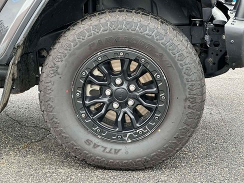 Used 2023 Jeep Wrangler Unlimited Rubicon 4xe AWD/4WD image 7