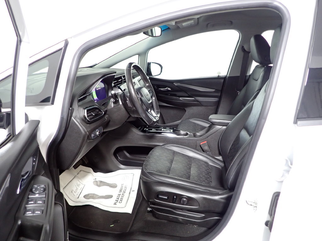 Used 2022 Chevrolet Bolt LT w/ Infotainment Package FWD image 23