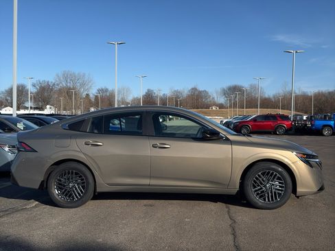 New 2026 Nissan Sentra SV w/ SV Convenience Package FWD image 4
