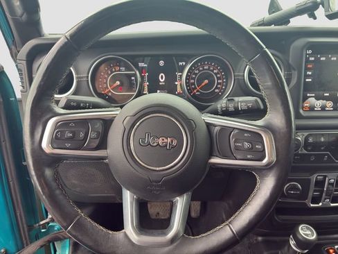 Used 2019 Jeep Wrangler Unlimited Sahara AWD/4WD image 25