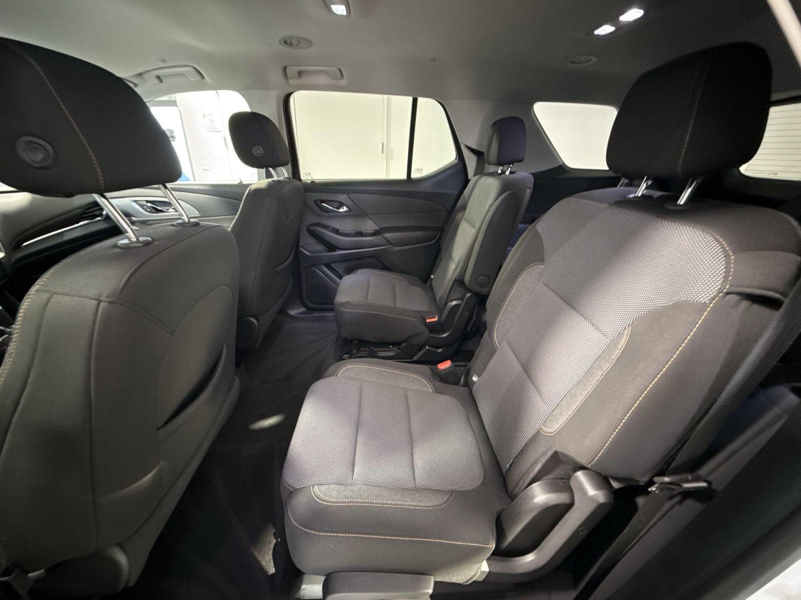 Used 2020 Chevrolet Traverse LT FWD image 25