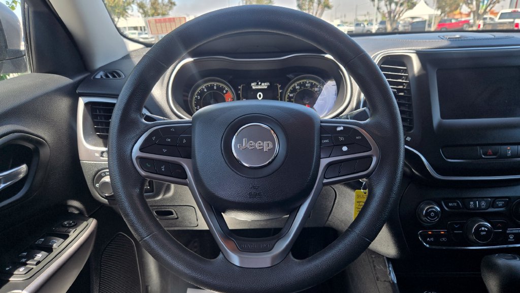 Used 2021 Jeep Cherokee Latitude AWD/4WD image 13