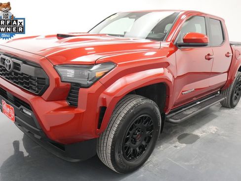 Used 2024 Toyota Tacoma TRD Sport AWD/4WD image 3