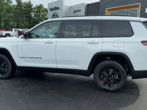 New 2026 Jeep Grand Cherokee L 4WD image 4
