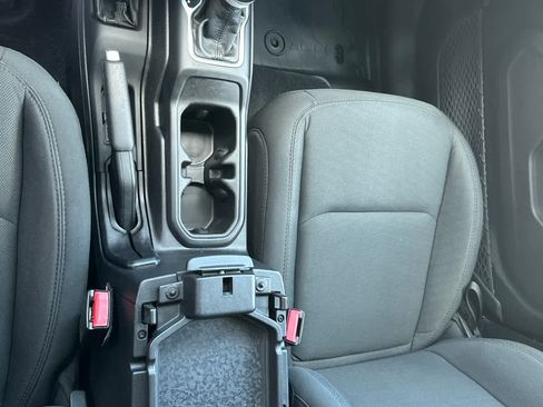 Used 2021 Jeep Gladiator Sport image 29