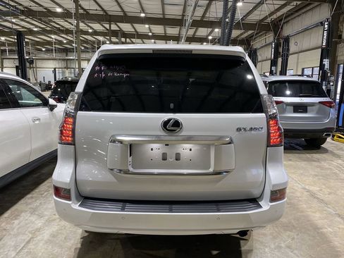 Used 2023 Lexus GX 460 Premium w/ Premium Package image 17