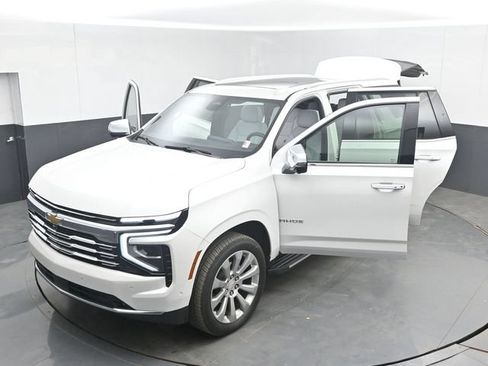 Used 2025 Chevrolet Tahoe Premier w/ Sun And Tow Package AWD/4WD image 55