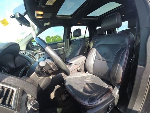 Used 2017 Ford Explorer Sport AWD/4WD image 29