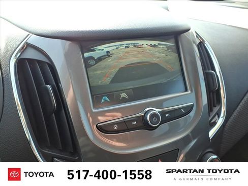 Used 2017 Chevrolet Cruze LT image 23