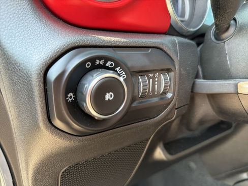 Used 2021 Jeep Wrangler Unlimited Rubicon AWD/4WD image 44