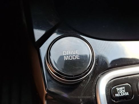 Certified 2025 Kia Seltos EX FWD image 25