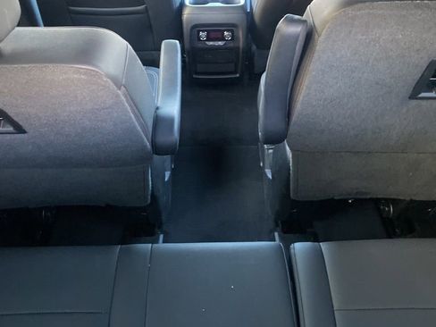 Certified 2025 Chevrolet Traverse LT image 15