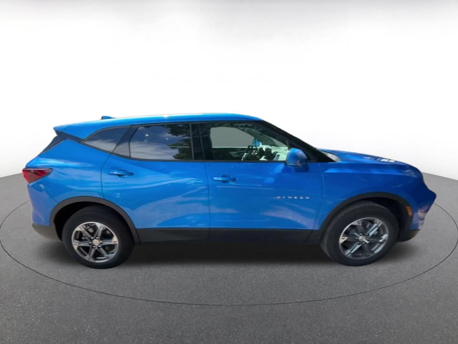 Used 2025 Chevrolet Blazer LT FWD image 15