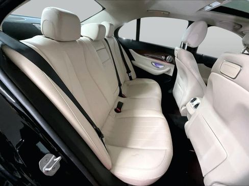 Certified 2018 Mercedes-Benz E 300 4MATIC image 20