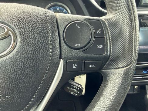 Used 2019 Toyota Corolla LE FWD image 40