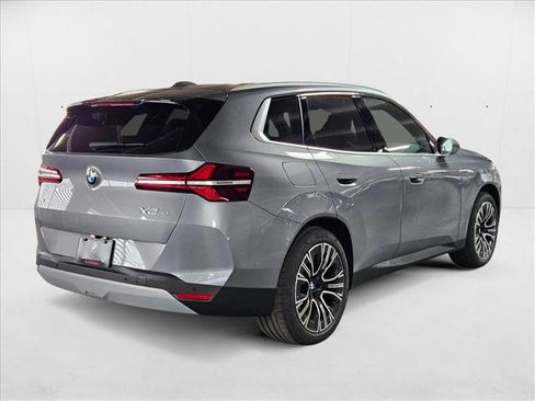 Used 2025 BMW X3 xDrive30i w/ Premium Package image 2